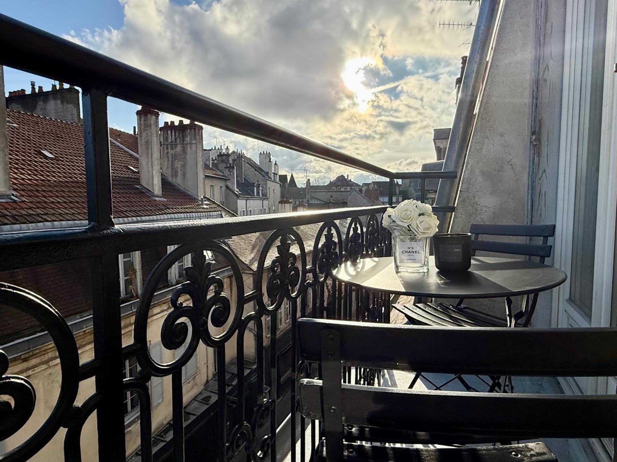 Appartamento Auguste Comte - Avec Balcon - Coeur De *